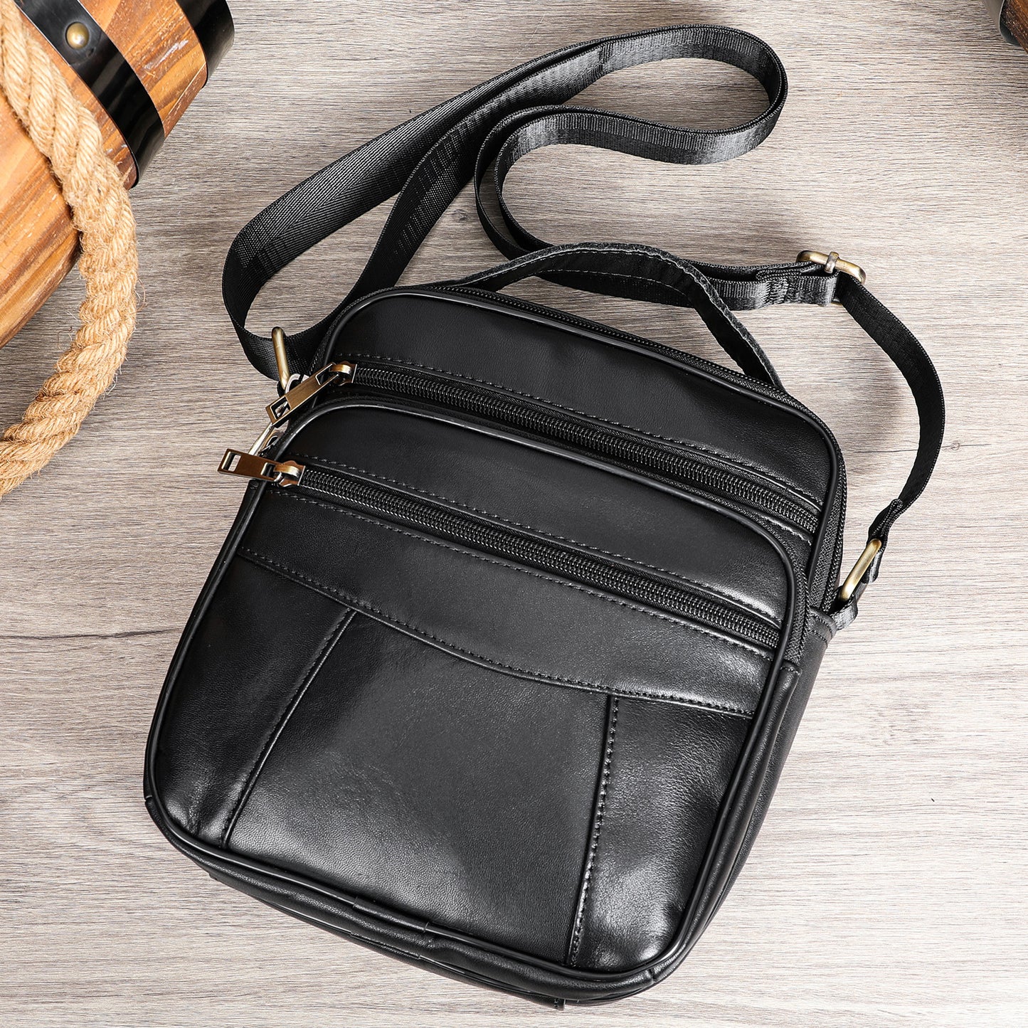 Men's Genuine Leather Retro Vertical Top Layer Shoulder Bags