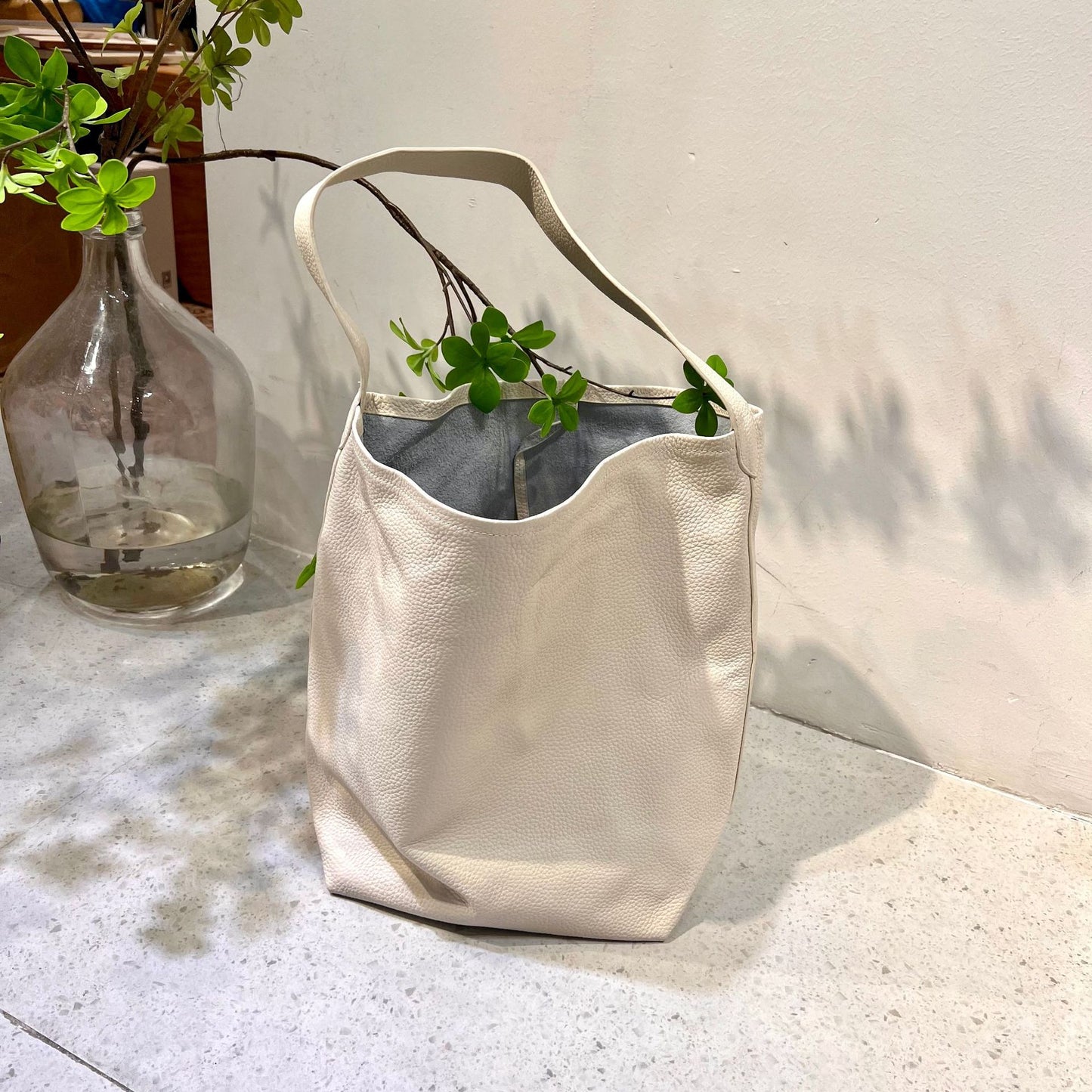 Women's First Layer Cowhide Big Idle Style Shoulder Bags