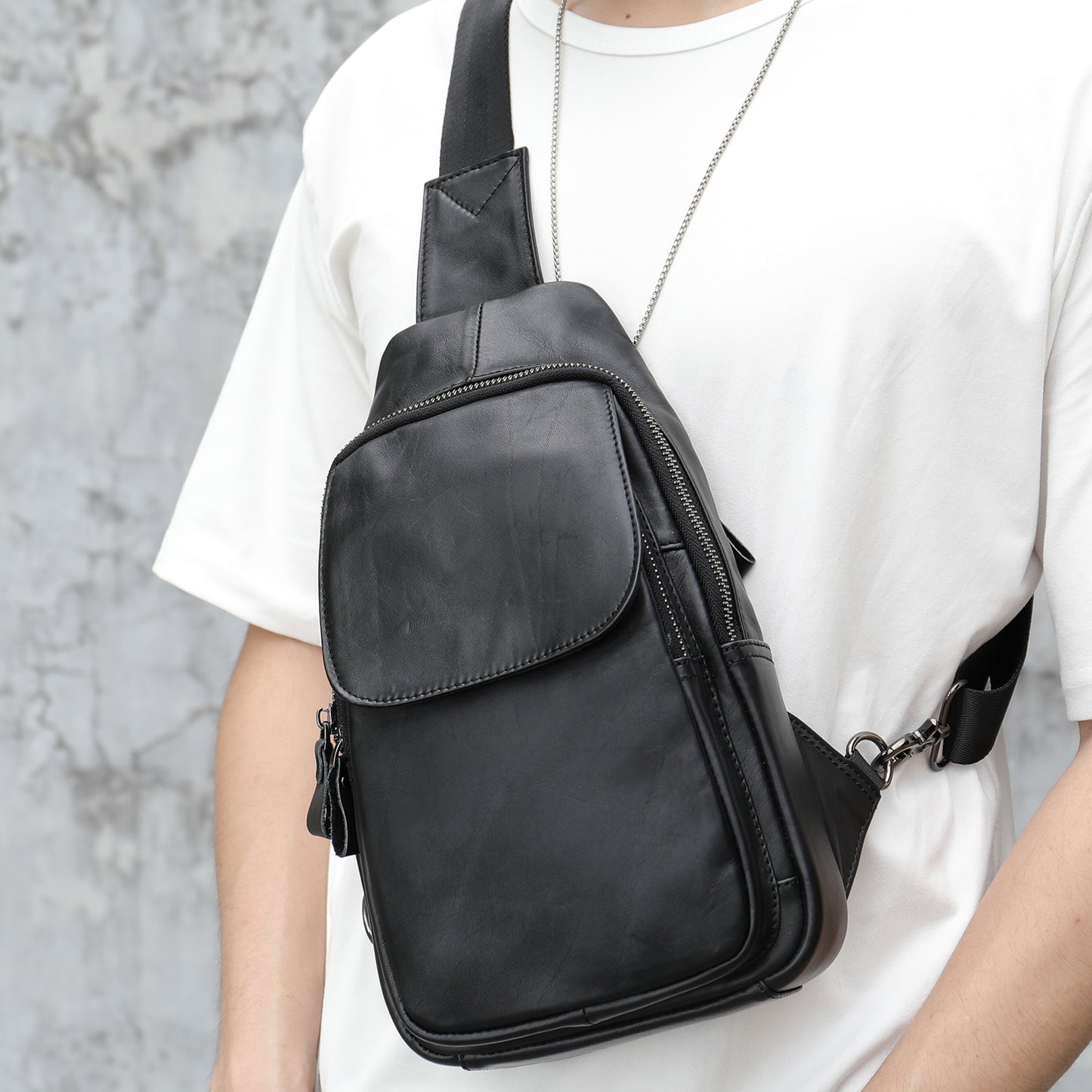 Men's Genuine Leather Fashion Personality Cowhide Men's Chest Bags