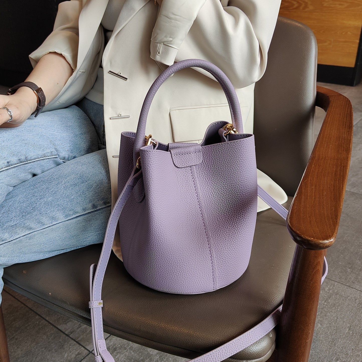 Women's High-grade Leather First Layer Cowhide Soft Bucket Bags