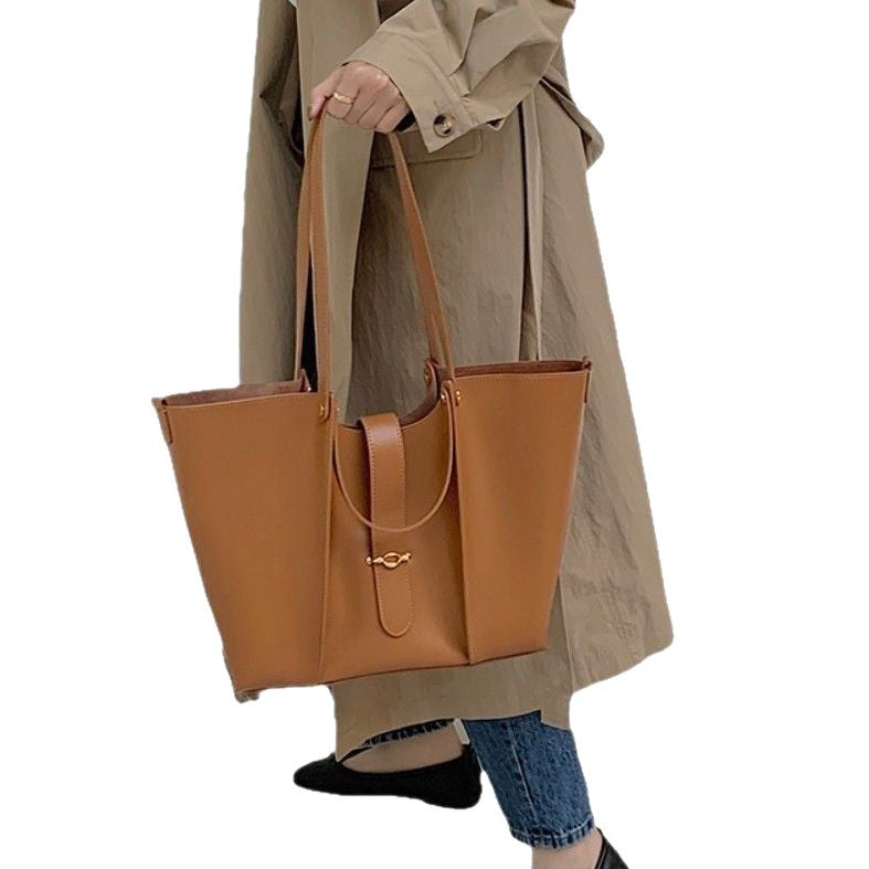 Large Capacity Soft Leather Retro Commuting Shoulder Bags