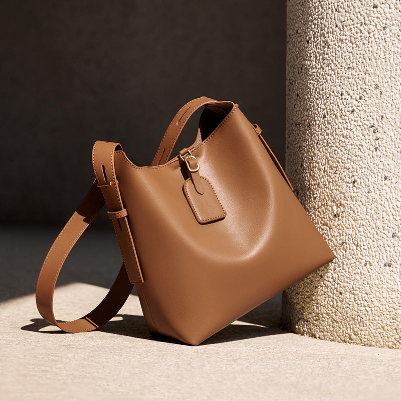 Women's Design High-grade Fashion Portable Commuter Shoulder Bags