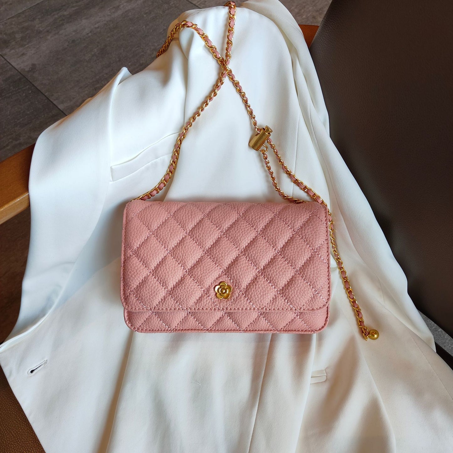Women's First Layer Cowhide Diamond Pattern Golden Crossbody Bags
