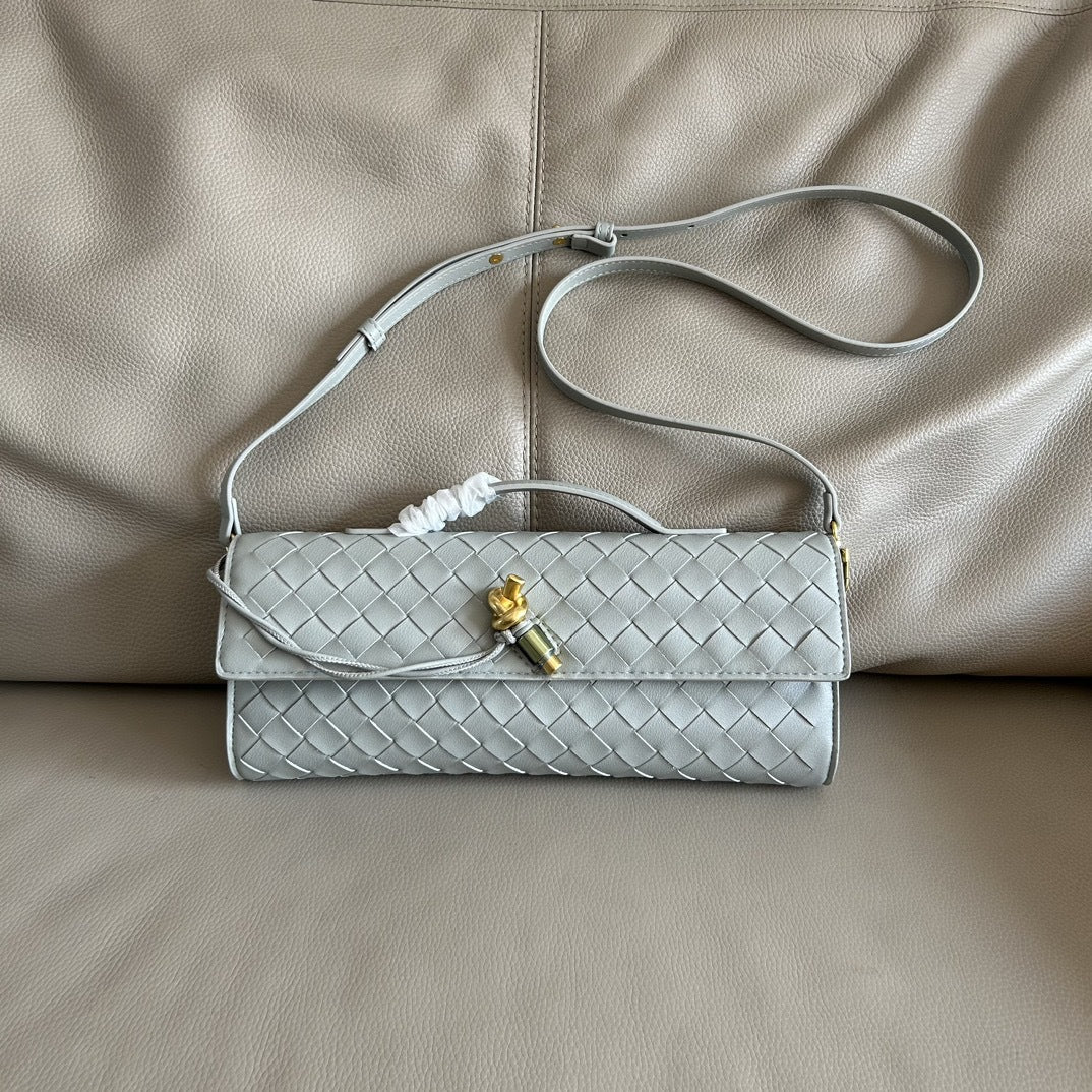 Women's French Stick Texture Hand-woven Hardware Fashion Handbags