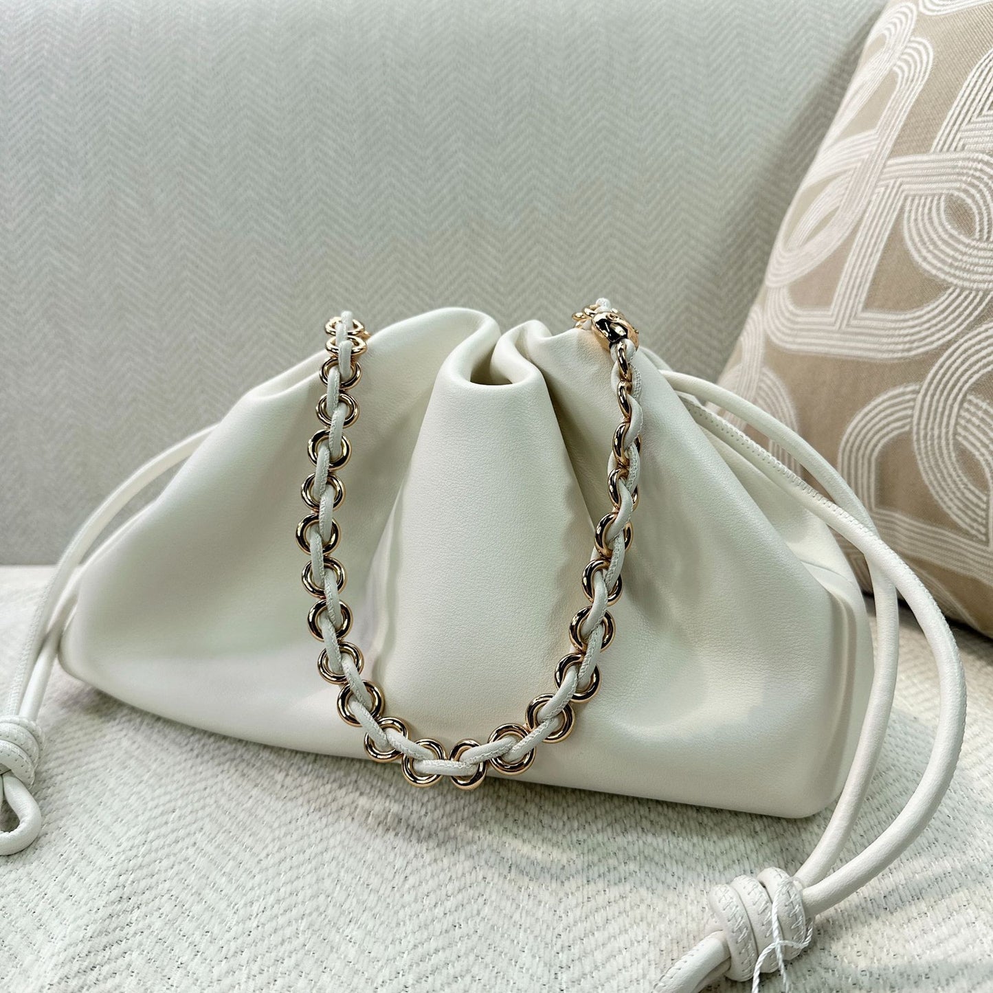 Mi Leather Drawstring Chain Lucky Cloud Bucket Bags
